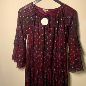 EN CRÈME burgundy black gold dot tie v neck ruffle bottom two tier sleeves SZ S